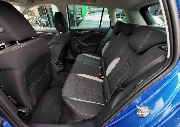 Skoda Kamiq cena 99999 przebieg: 6840, rok produkcji 2023 z Kleczew małe 466